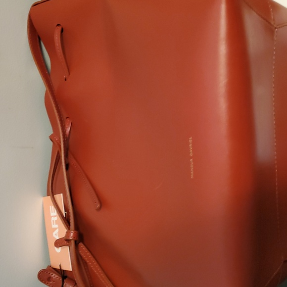 NWT Mansur Gavriel drawstring bucket leather bag in Brandy, Azure Interior - Picture 7 of 13